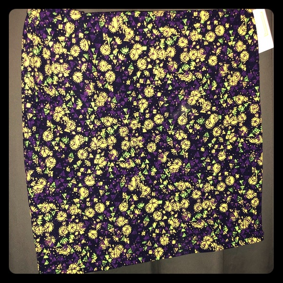 Lularoe Cassie XL - Picture 1 of 3